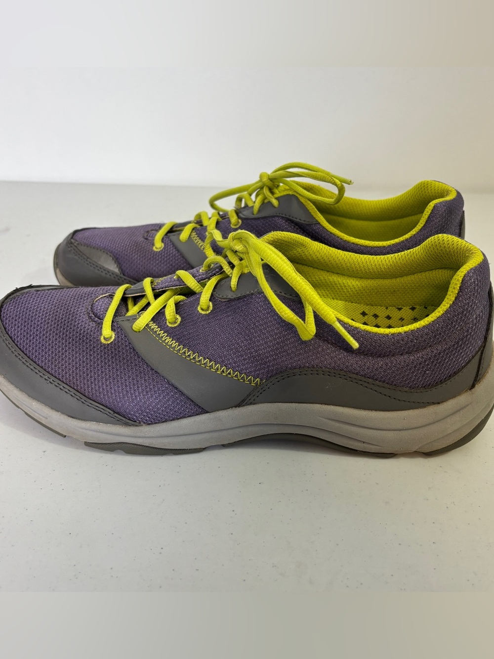 Vionic Kona Sneakers